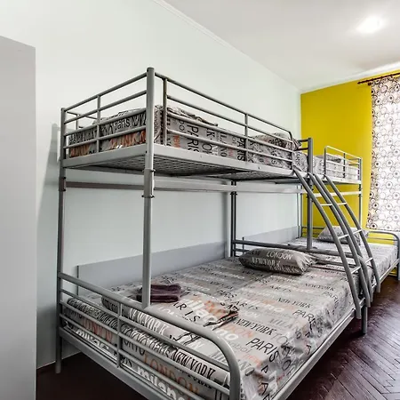 Hostel Mister *