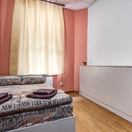 Hostal Mister Leópolis