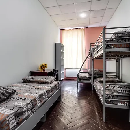Hostal Mister Leópolis