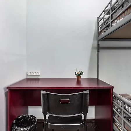 Mister Hostel