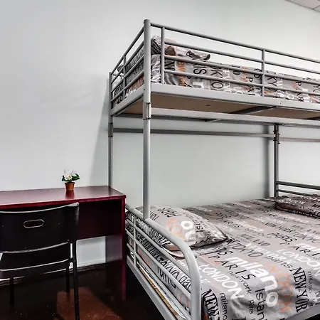 Mister Hostel *